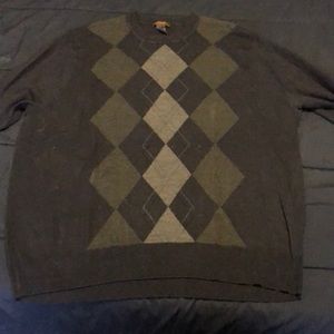 Men’s Navy Blue Argyle design sweater.